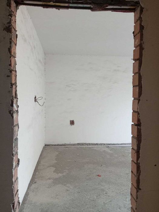 Jizzaxda kvartira sotiladi 4 xonali