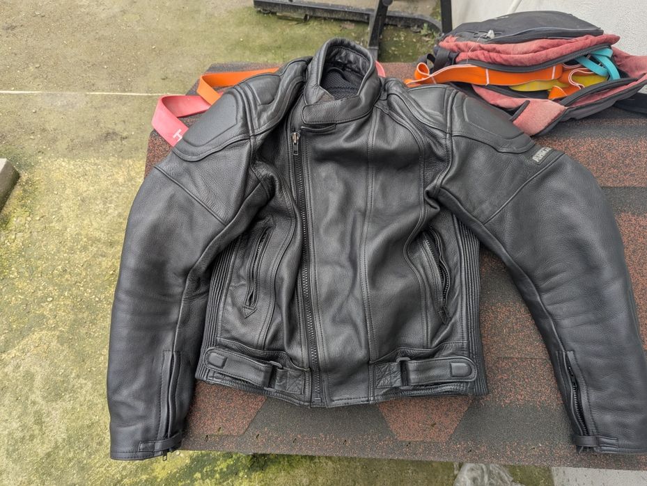 Мото екип с CE протектори - телешка кожа - перфектен - Размер 52 / М