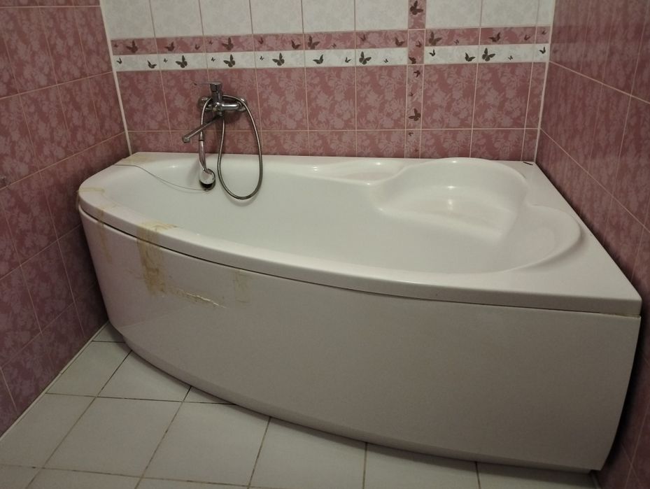 Продам ванну акриловую 30000