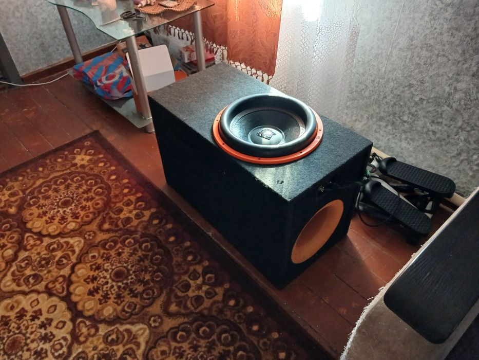 Продам сабвуфер 15