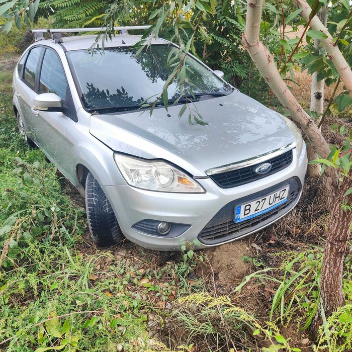 Vand Ford Focus 1.6 benzina