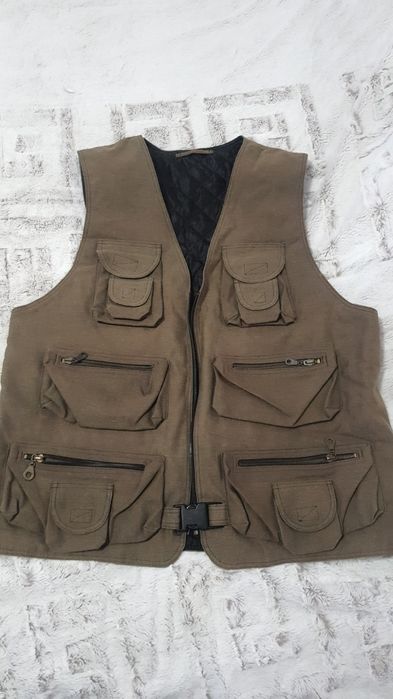Мъжка жилетка, чисто нова, не е носена , шита по поръчка