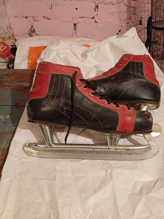 Продам Коньки мужские хокейные.