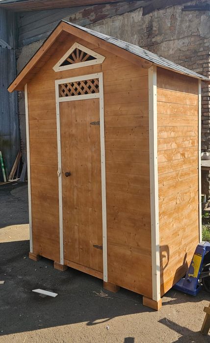 Уличный туалет для дачи