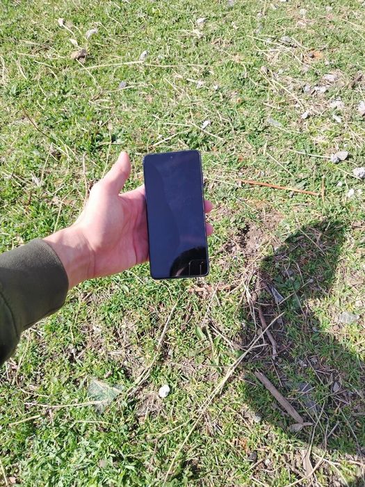 Poco X3 6/64 karopka yo'q