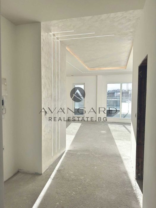 оф.24138 Тристаен пентхаус в сърцето на Смирненски