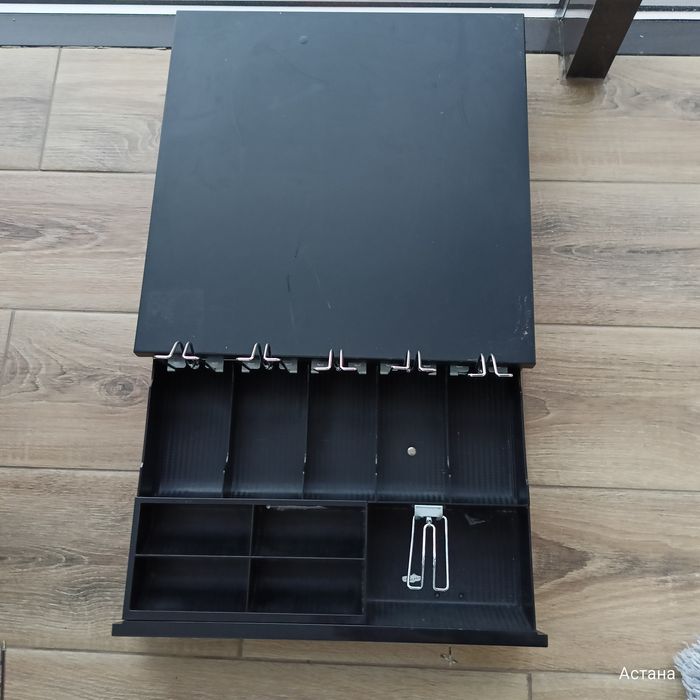 Денежный - кассовый ящик, большой денежный ящик,офисная мебель