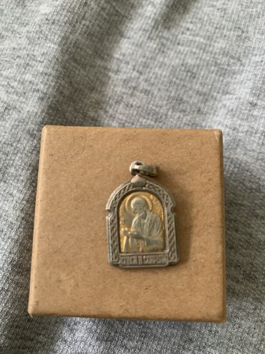 Серебрянные ювелирные украшения.