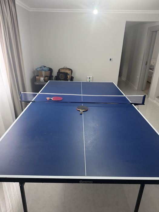 Vand masa tenis ping pong in stare perfecta,palete si mingi incluse!
