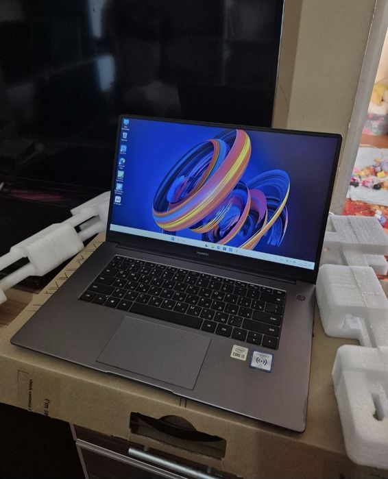 Ультрабук Huawei Core i3-10110