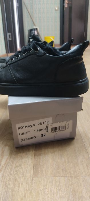 Продам кожанную обувь на мальчика