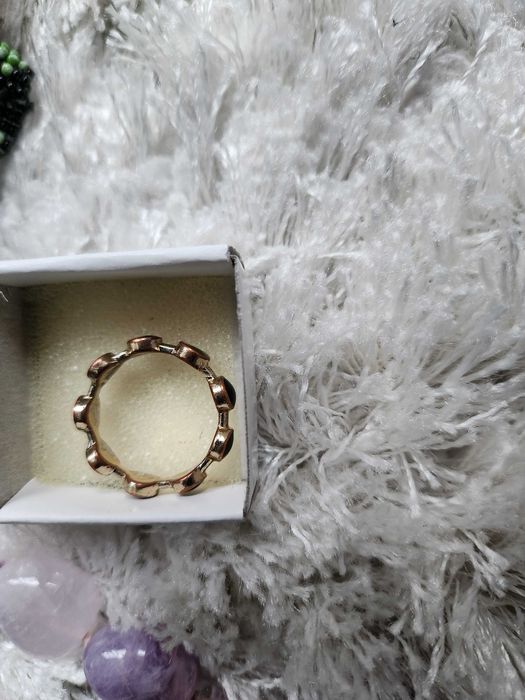 Продавам гривни и пръстен