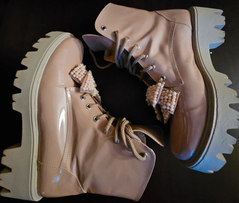 Bocanci din piele lăcuită, 37, roz prăfuit, fără defecte