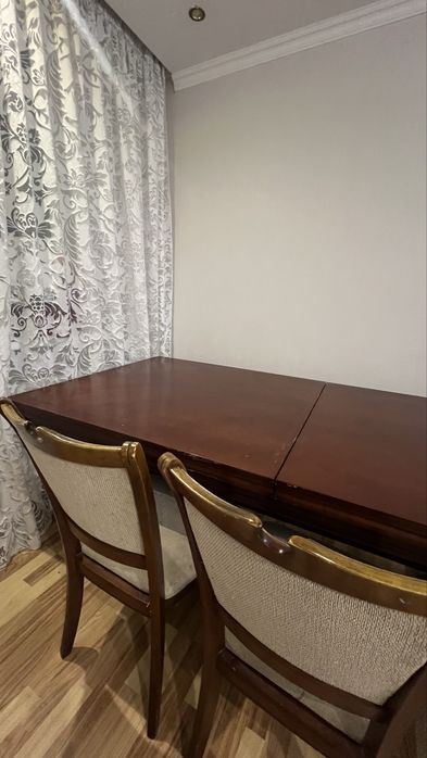 Стол (4 стула в подарок)