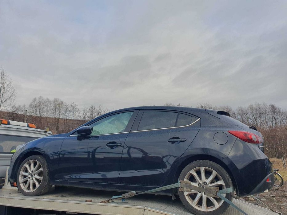 Dezmembrez Mazda 3 2.2D 2013