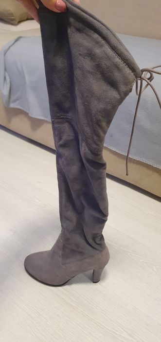 Cizme cu toc peste genunchi
