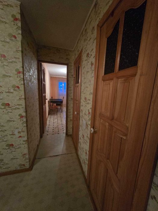 продам 2 комн Зайсан 1995 кирпич