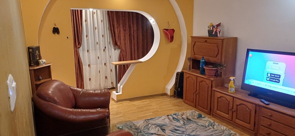 Închiriez o cameră  in apartament 4 camere