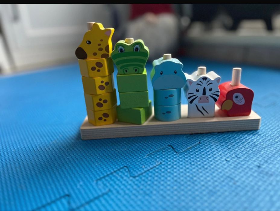 Jucarie Montessori din lemn pentru stivuire + puzzle