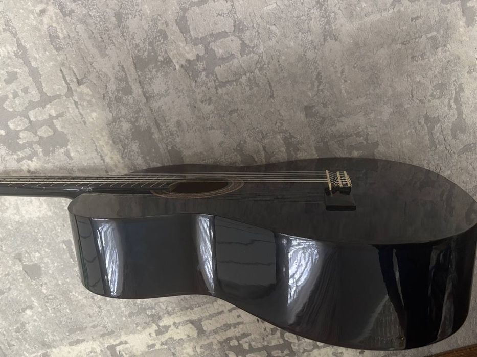 Гитара Valencia , идеальное состояние, новая с чехлом