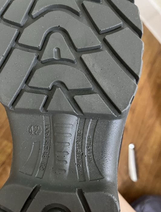 Зимняя , спец. обувь