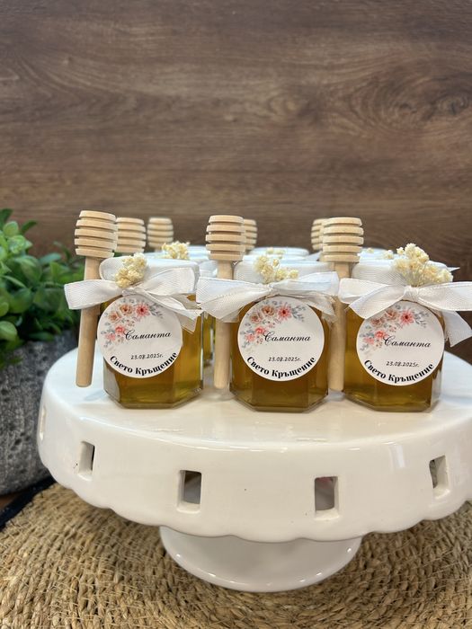 Бурканчета с мед и украса