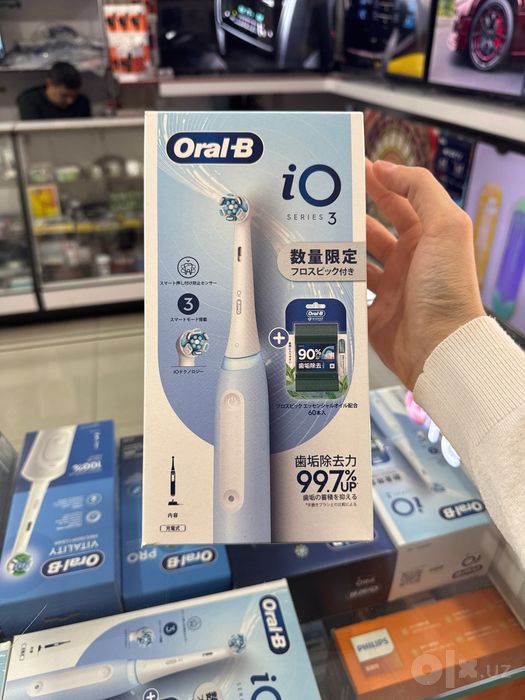 Электрическая зубная щетка Oral B IO3