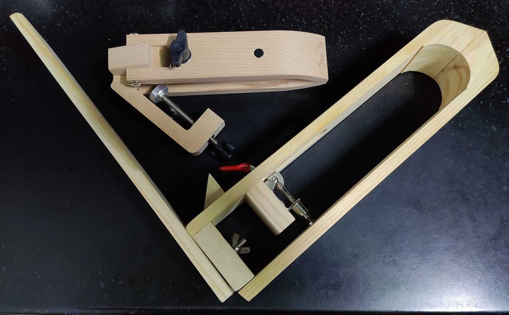 Инструмент для работы с кожей