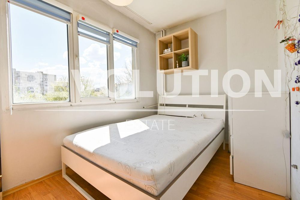 Двустаен апартамент в ж.к. Люлин 9