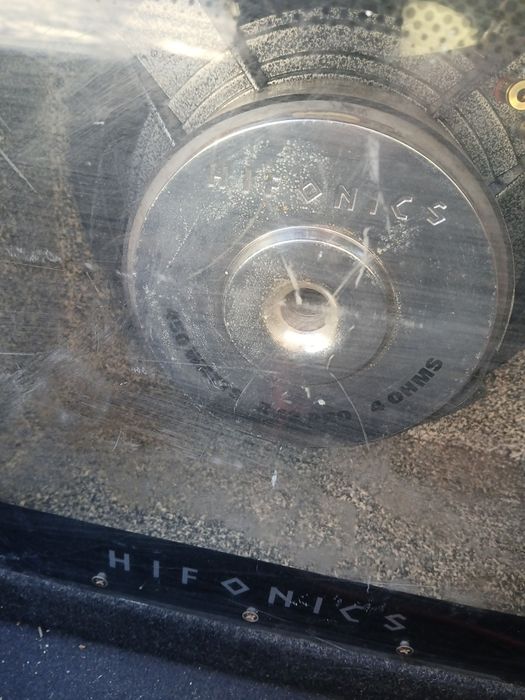 Музика с усилвател за кола