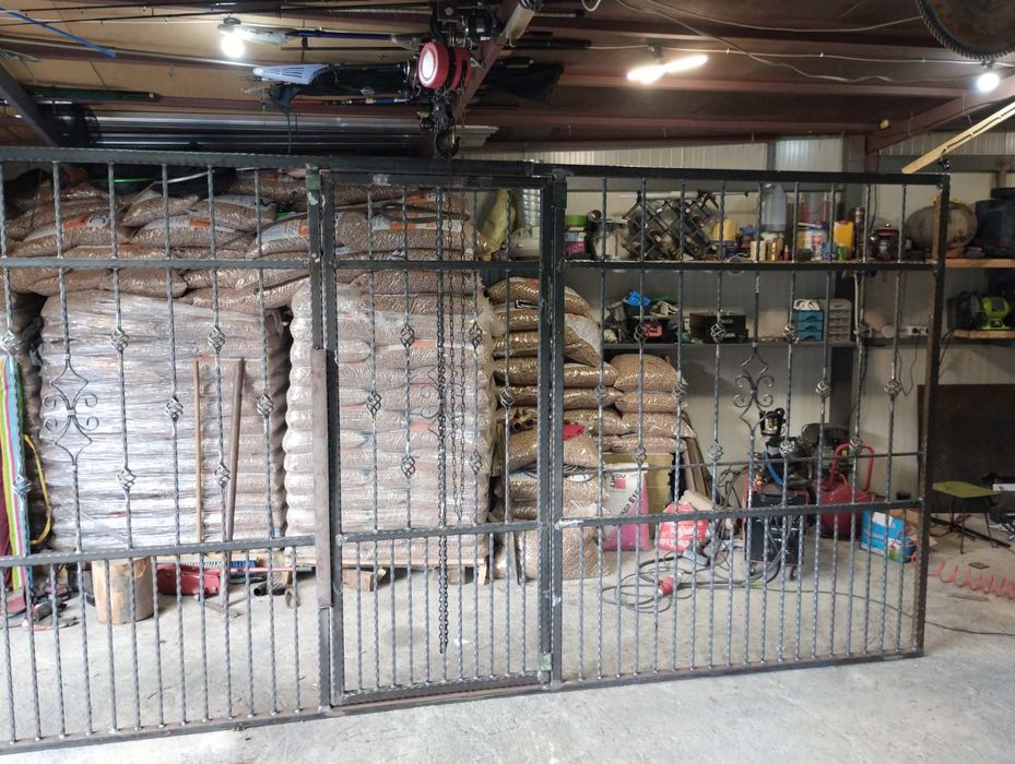 Продавам порта от ковано желязо