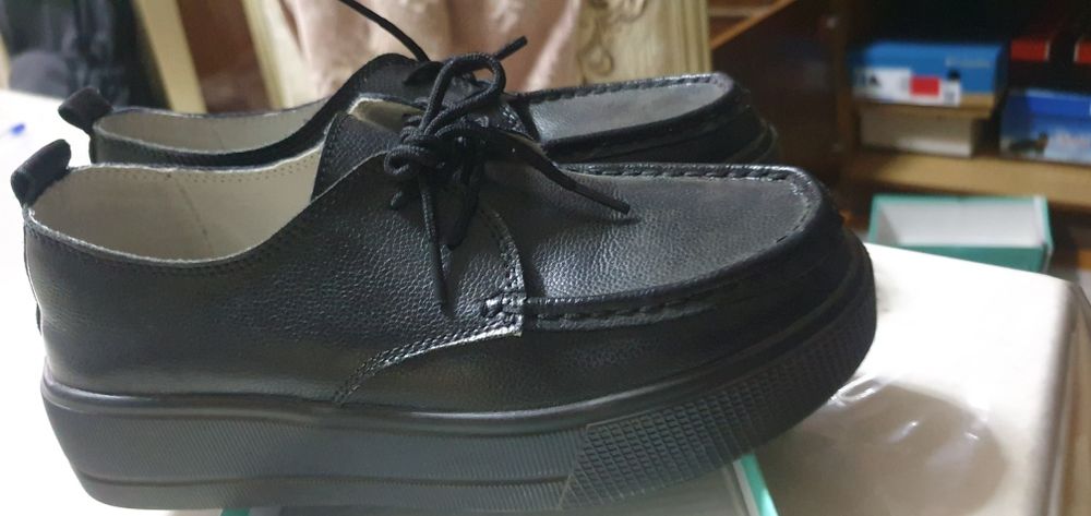 Qora klassik botinka