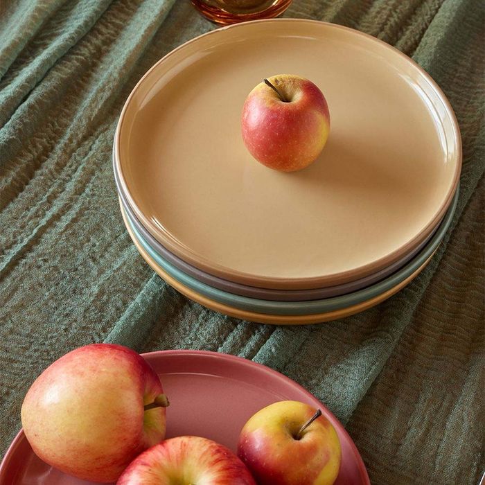 Цветен сервиз за хранене