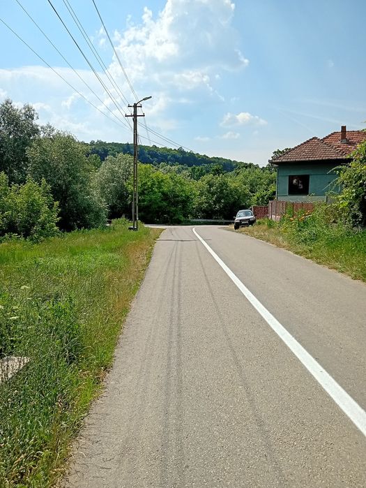 Vând teren 200 mp la drum sat Valisoara(27 km de centrul Cj)