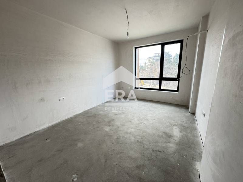 Продава се Тристаен апартамент в к.к. Св.Св. Константин и Елена - 148 кв.м за 2028 €/кв.м - Снимка #1