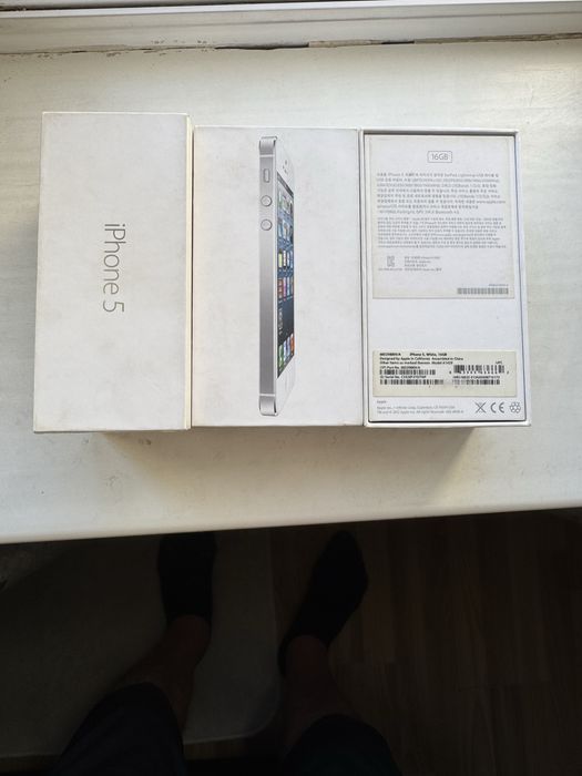 Коробки от айфона