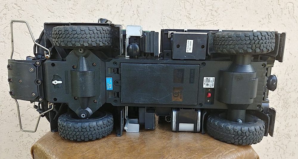 Carson Mercedes-Benz Unimog U300 1:12 mașinuța RC. Gen 2