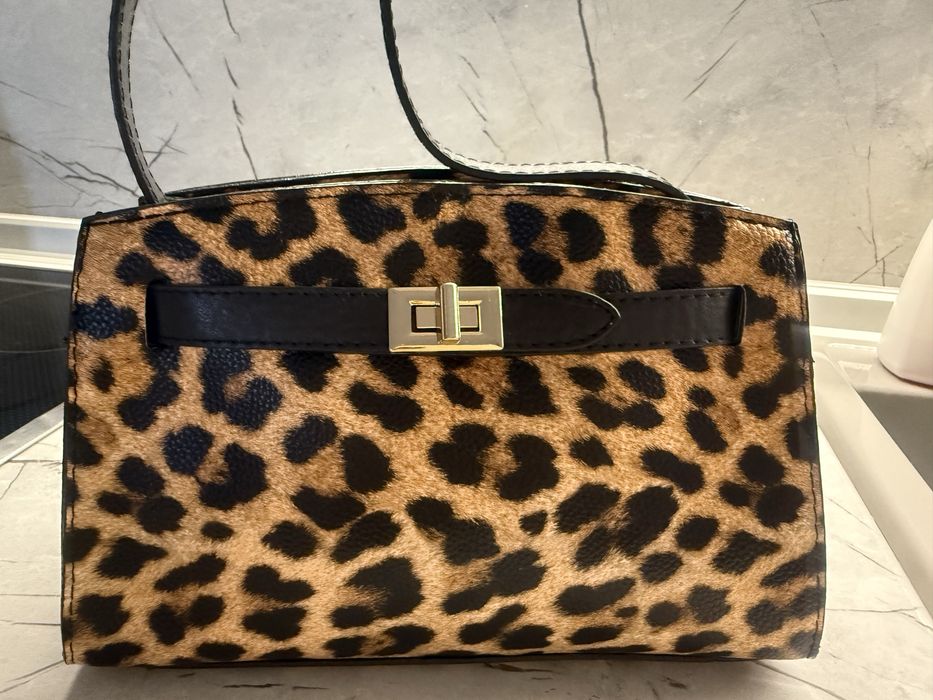 НОВА Тигрова чанта