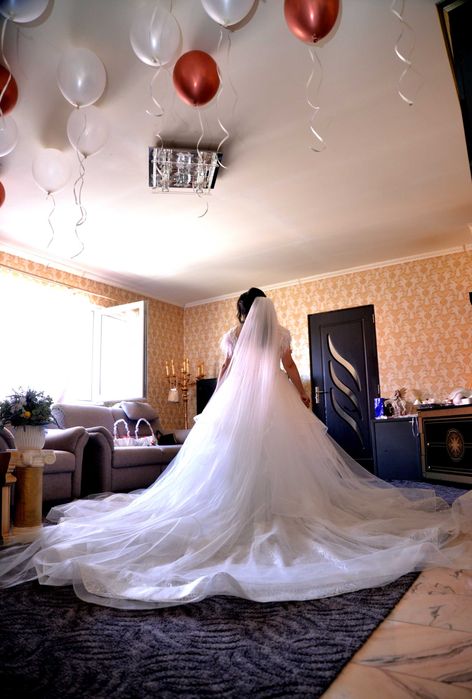 Rochie de mireasa+trena detasabila