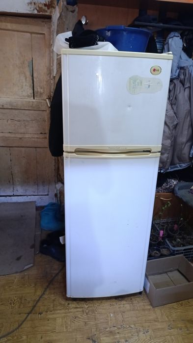Продам холодильник