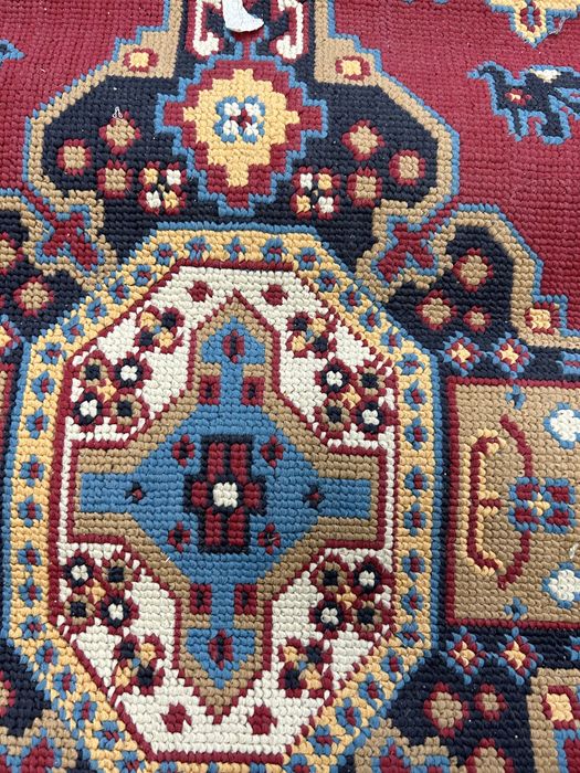 Красно-синий ковер