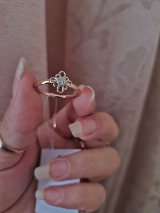 Продам золотое кольцо. 18.5 Размер