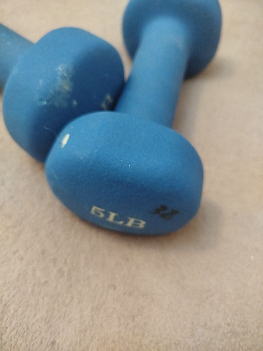 Гантель 5LB     .