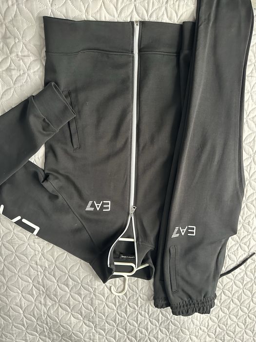 Emporio Armani EA7 анцуг размер S