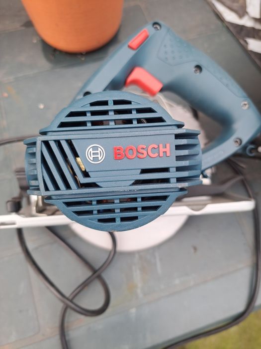 Vând  circular de mână bosch GkS 600