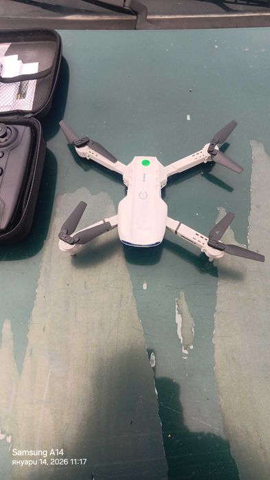 Дрон с двойна камера Е99Про