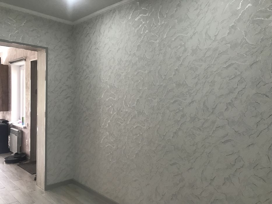 Поклейка обоев, уборка квартир