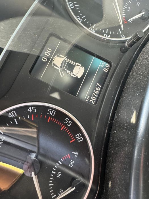 Vând SKODA OCTAVIA 2  Avariată