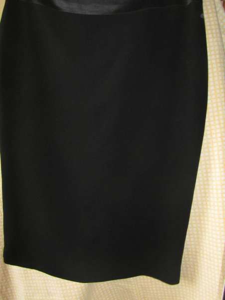 Продавам нова елегантна, официална, маркова пола