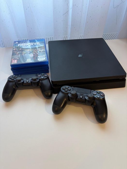 PlayStation 4 Slim